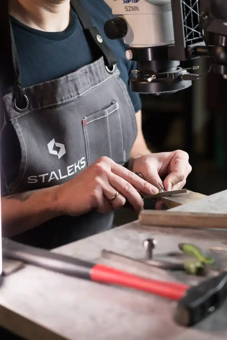 Professional tool sharpening at Staleks service