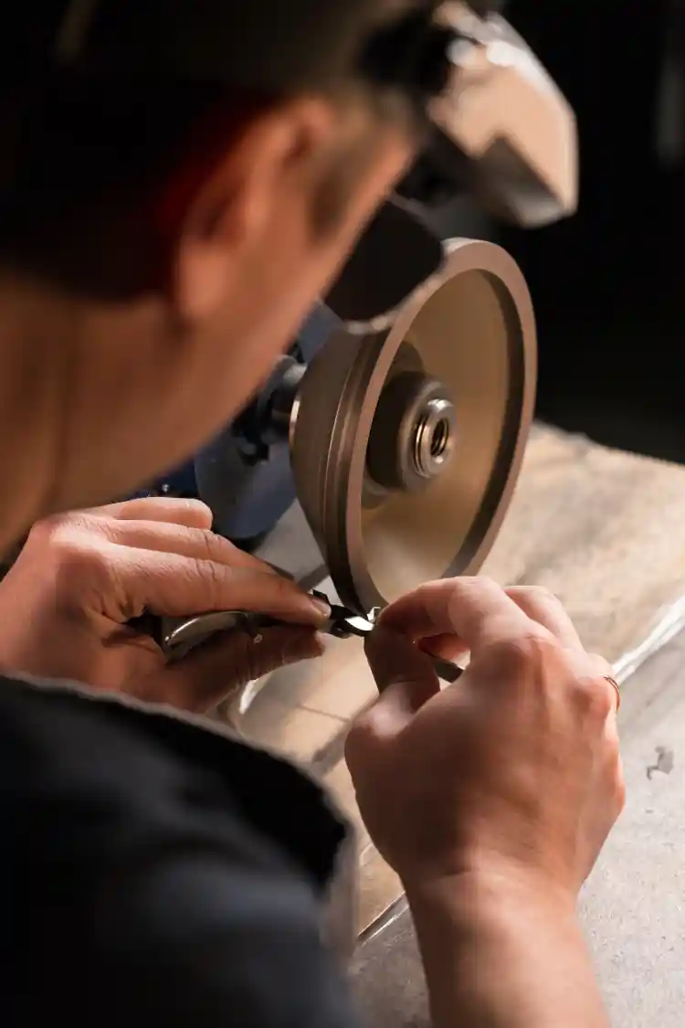 Professional tool sharpening at Staleks service
